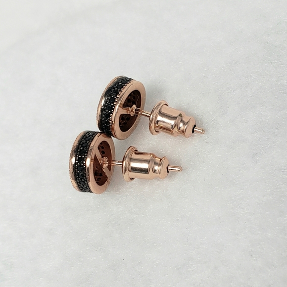 18k Pave Studs - Picture 3 of 7
